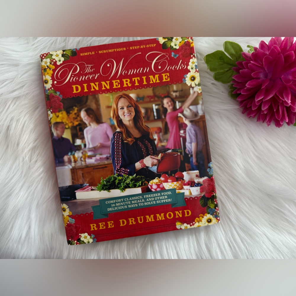 The Pioneer Woman Cooks: Dinnertime Cookbook - Red Cover
